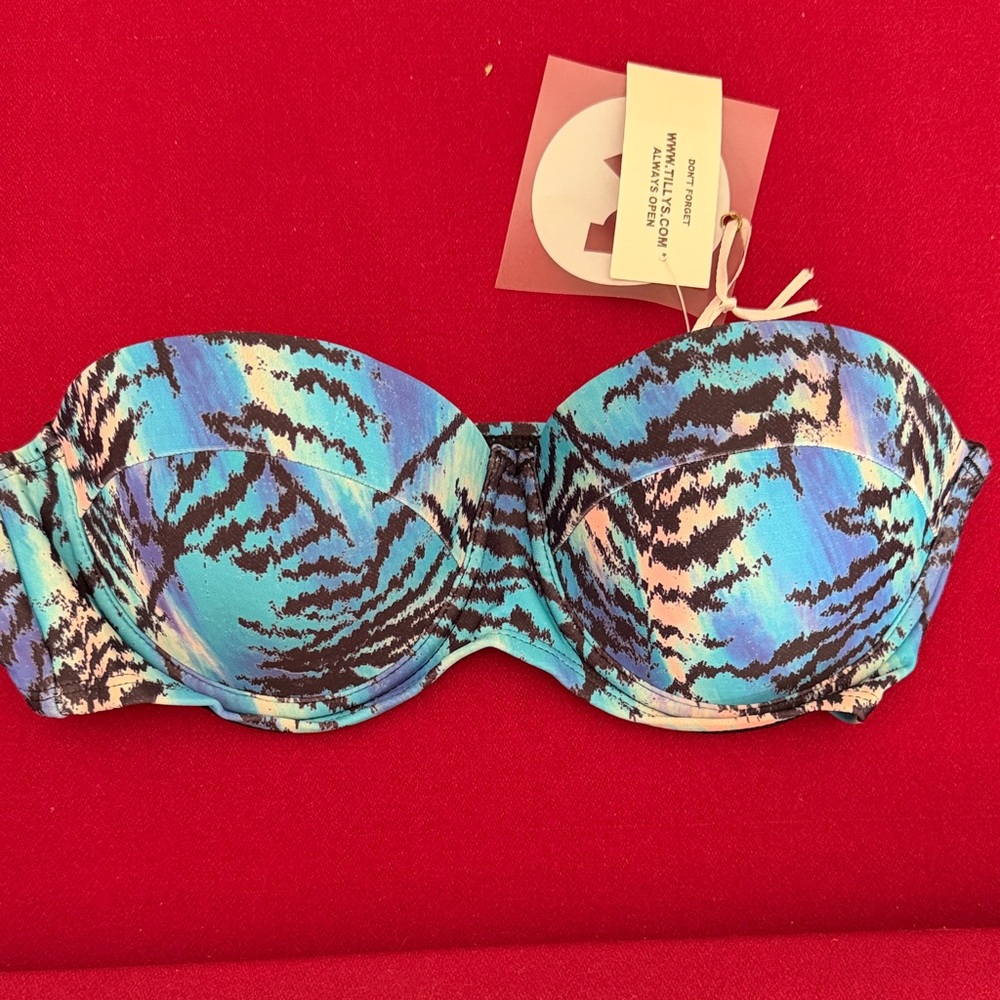 Tilly's Blue and Pink Patterned Bikini Top